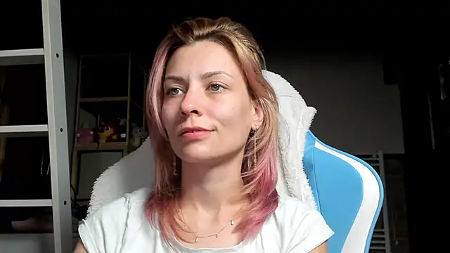 Snapshot of karo123421 chatting on 26, 10, 2025 karo123421 online show from 26, 10, 2025