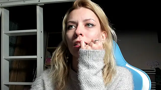 Snapshot of karo123421 chatting on 10, 11, 2025 karo123421 online show from 10, 11, 2025