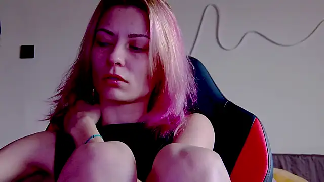 Snapshot of karo123421 chatting on 16, 11, 2025 karo123421 online show from 16, 11, 2025