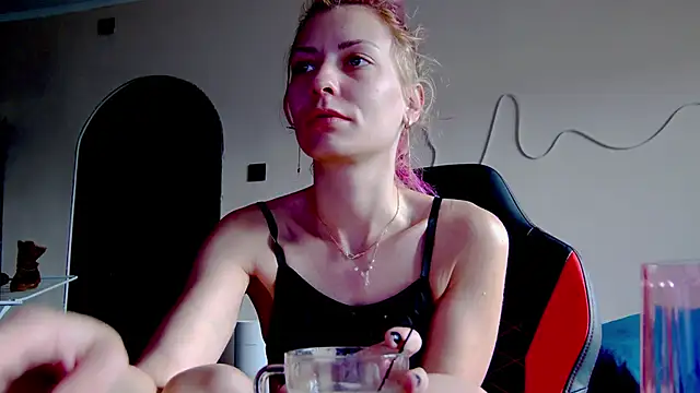 Snapshot of karo123421 chatting on 18, 11, 2025 karo123421 online show from 18, 11, 2025