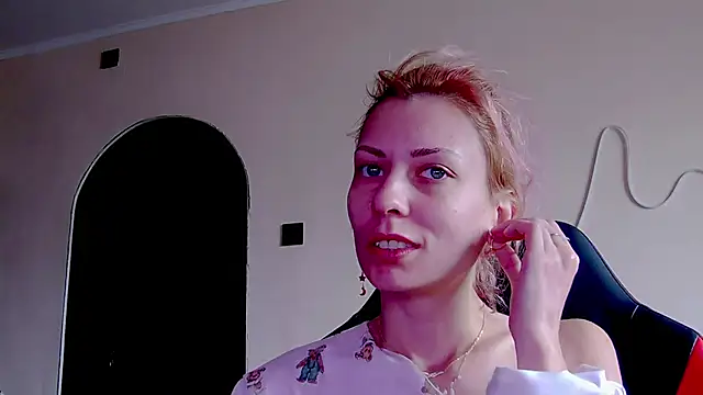 Snapshot of karo123421 chatting on 20, 11, 2025 karo123421 online show from 20, 11, 2025