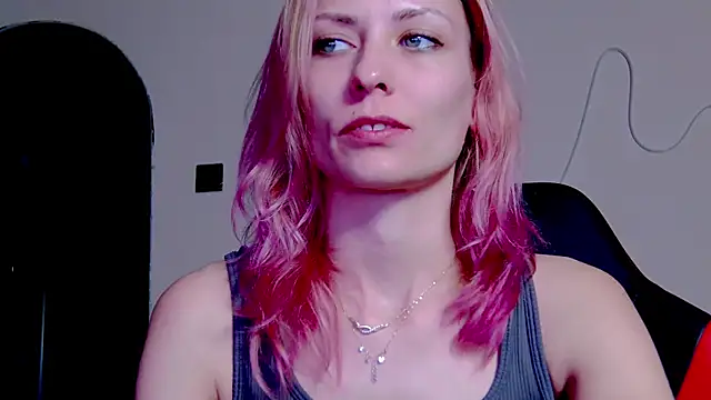 Snapshot of karo123421 chatting on 24, 11, 2025 karo123421 online show from 24, 11, 2025