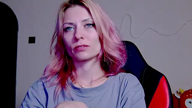 Snapshot of karo123421 chatting on 27, 11, 2025 karo123421 online show from 27, 11, 2025