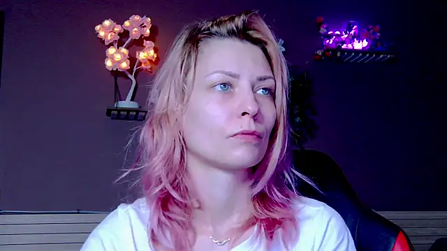 Snapshot of karo123421 chatting on 1, 12, 2025 karo123421 online show from 1, 12, 2025