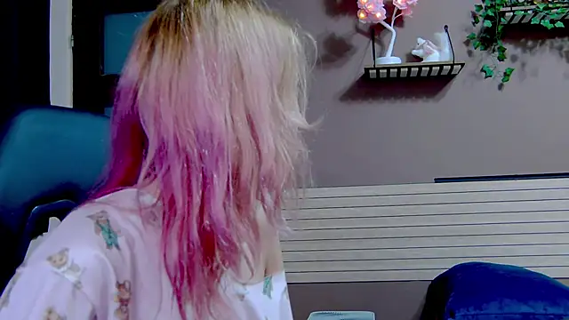 Snapshot of karo123421 chatting on 4, 12, 2025 karo123421 online show from 4, 12, 2025