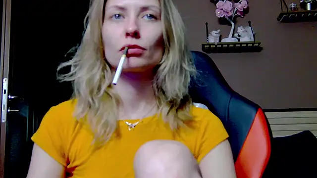 Snapshot of karo123421 chatting on 13, 12, 2025 karo123421 online show from 13, 12, 2025