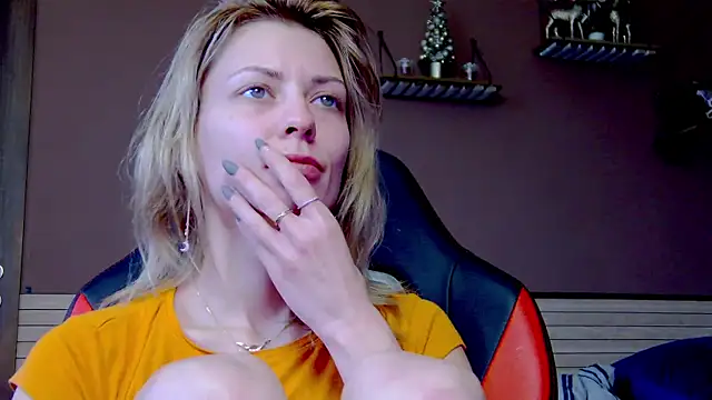 Snapshot of karo123421 chatting on 14, 12, 2025 karo123421 online show from 14, 12, 2025