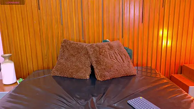 Snapshot of SilvanaCapelli chatting on 12, 11, 2025 SilvanaCapelli online show from 12, 11, 2025