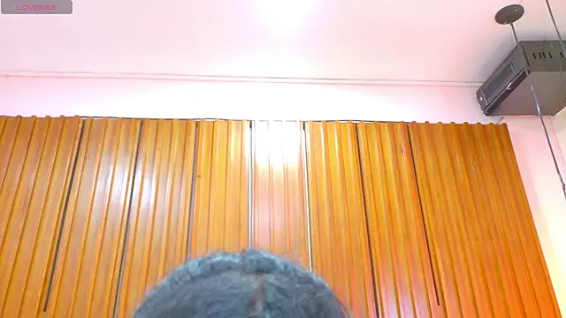 Snapshot of SilvanaCapelli chatting on 15, 11, 2025 SilvanaCapelli online show from 15, 11, 2025