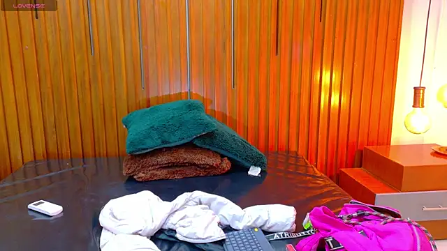 Snapshot of SilvanaCapelli chatting on 26, 11, 2025 SilvanaCapelli online show from 26, 11, 2025