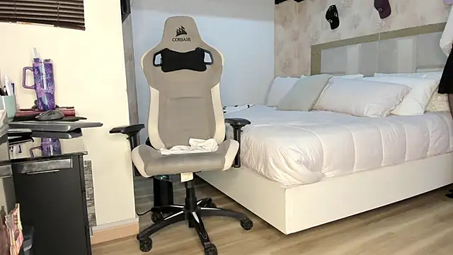 Snapshot of stefializon chatting on 28, 11, 2025 stefializon online show from 28, 11, 2025