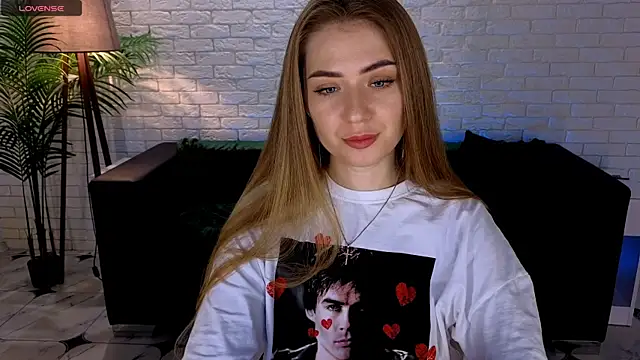 Adelyna Bird online show from 16, 3, 2025