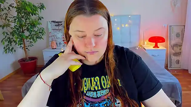 Snapshot of PolinaSalvatore chatting on 6, 4, 2026 PolinaSalvatore online show from 6, 4, 2026