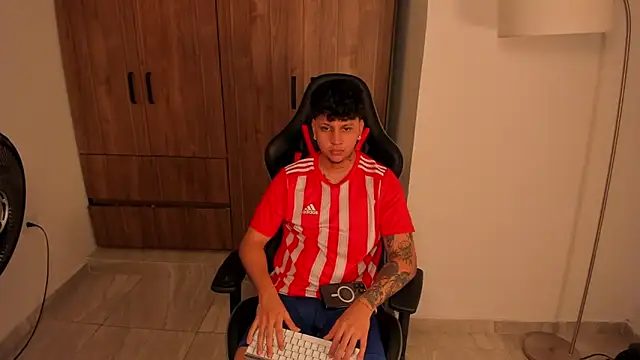 Snapshot of Jake_simons chatting on 3, 12, 2025 Jake simons online show from 3, 12, 2025