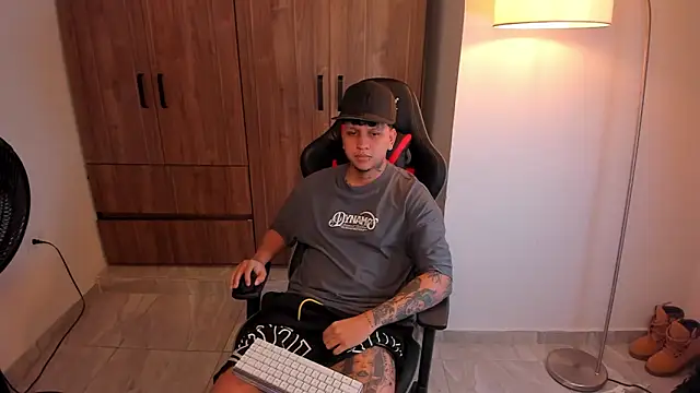 Snapshot of Jake_simons chatting on 4, 2, 2026 Jake simons online show from 4, 2, 2026