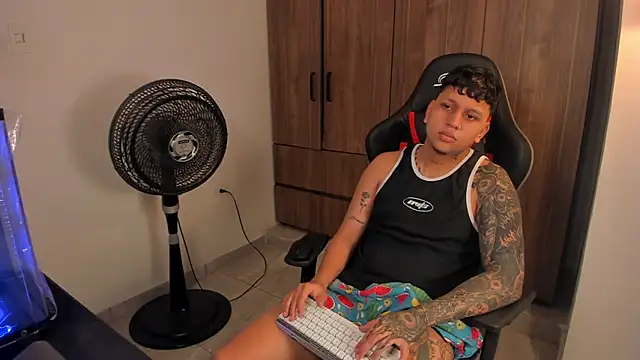 Snapshot of Jake_simons chatting on 24, 4, 2026 Jake simons online show from 24, 4, 2026