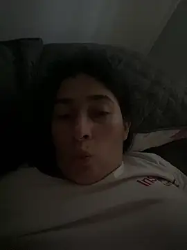 Snapshot of andreaisis2 chatting on 17, 4, 2026 andreaisis2 online show from 17, 4, 2026