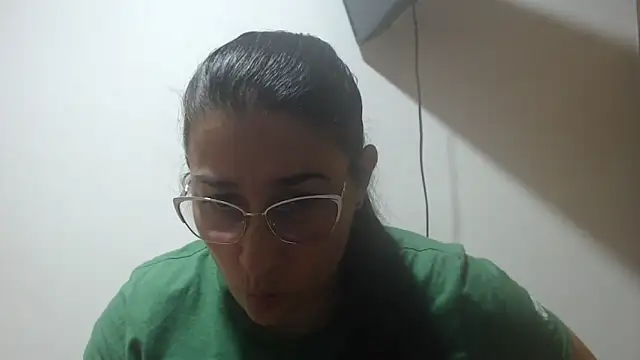Snapshot of andreaisis2 chatting on 14, 5, 2026 andreaisis2 online show from 14, 5, 2026