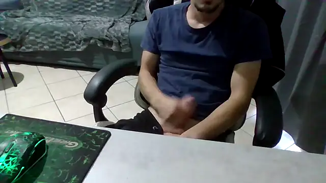 Snapshot of simoninside25 chatting on 11, 10, 2025 simoninside25 online show from 11, 10, 2025