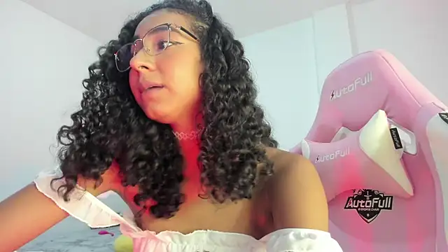 Snapshot of khaliope chatting on 6, 4, 2026 khaliope online show from 6, 4, 2026