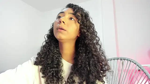 Snapshot of khaliope chatting on 8, 4, 2026 khaliope online show from 8, 4, 2026