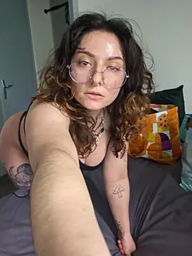 Snapshot of Moxxxie chatting on 20, 9, 2025 Moxxxie online show from 20, 9, 2025