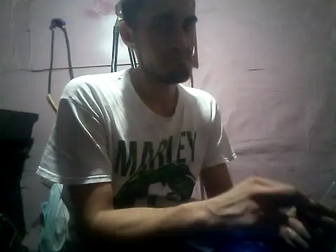 Snapshot of Wero4200 chatting on 11, 9, 2025 Wero4200 online show from 11, 9, 2025