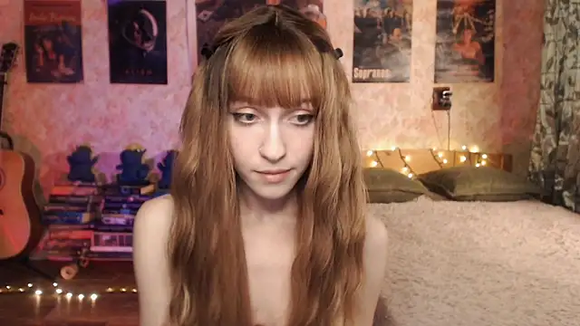Snapshot of Friendly_Ellie chatting on 4, 12, 2024 Friendly Ellie online show from 4, 12, 2024