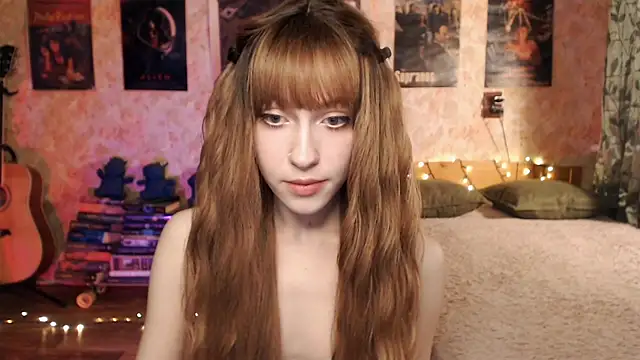 Snapshot of Friendly_Ellie chatting on 23, 12, 2024 Friendly Ellie online show from 23, 12, 2024