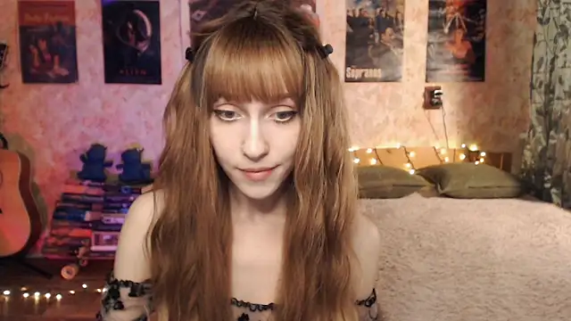 Snapshot of Friendly_Ellie chatting on 25, 12, 2024 Friendly Ellie online show from 25, 12, 2024