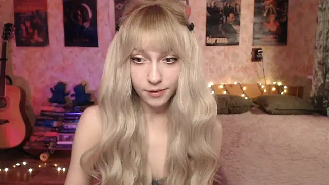 Snapshot of Friendly_Ellie chatting on 20, 1, 2025 Friendly Ellie online show from 20, 1, 2025