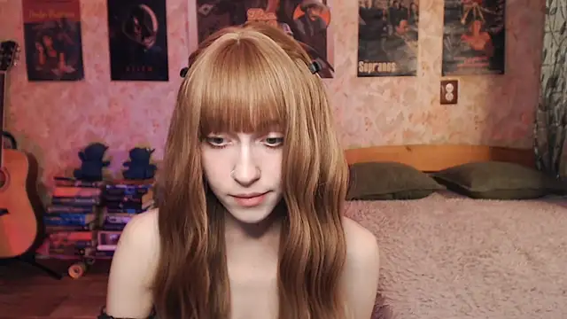 Snapshot of Friendly_Ellie chatting on 16, 10, 2025 Friendly Ellie online show from 16, 10, 2025