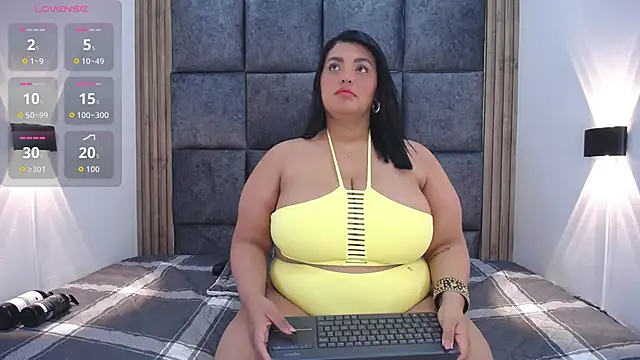 Snapshot of AmandaRousel chatting on 29, 10, 2025 AmandaRousel online show from 29, 10, 2025