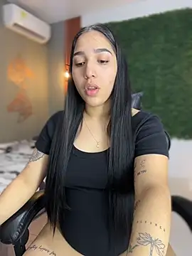 Snapshot of Amandanauty chatting on 4, 4, 2026 Amandanauty online show from 4, 4, 2026