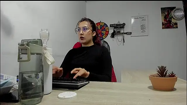 Scarlett Sen online show from 11, 3, 2025