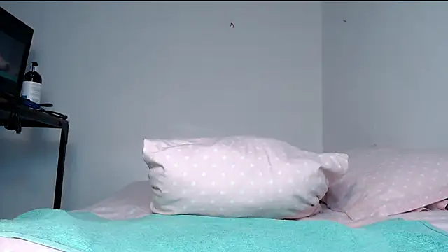 karolgirl-1 online show from 28, 3, 2026