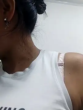 Snapshot of hanna_girl21 chatting on 13, 2, 2026 hanna girl21 online show from 13, 2, 2026