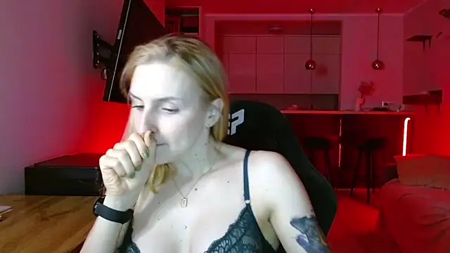 Snapshot of illusorycat chatting on 13, 11, 2025 illusorycat online show from 13, 11, 2025