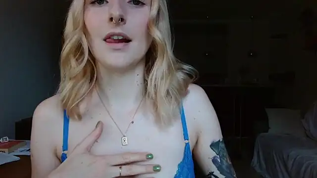 Snapshot of illusorycat chatting on 18, 11, 2025 illusorycat online show from 18, 11, 2025