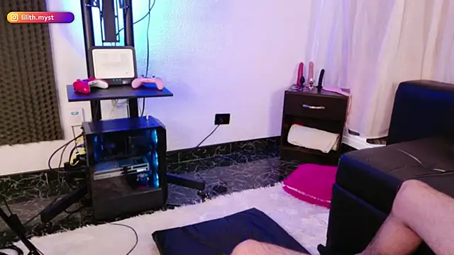 Snapshot of lilithandpaul chatting on 10, 7, 2026 lilithandpaul online show from 10, 7, 2026