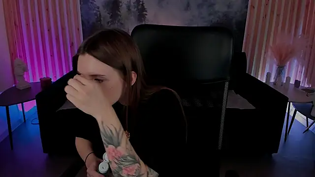 Snapshot of JennyDens chatting on 20, 2, 2025 JennyDens online show from 20, 2, 2025