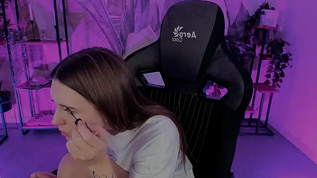 Snapshot of JennyDens chatting on 28, 2, 2025 JennyDens online show from 28, 2, 2025