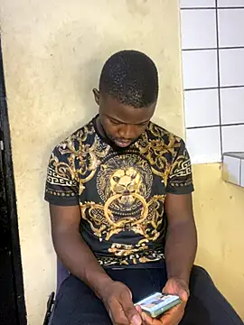 Snapshot of vannycov chatting on 11, 11, 2025 vannycov online show from 11, 11, 2025