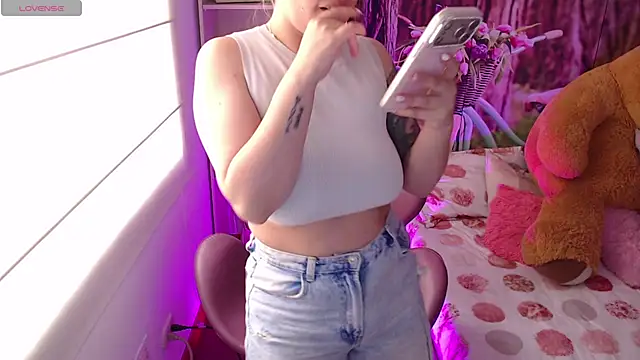 Snapshot of thamarajane chatting on 6, 4, 2026 thamarajane online show from 6, 4, 2026