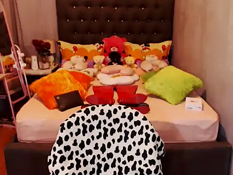 Snapshot of UnMarriedwifeTSX chatting on 4, 4, 2026 UnMarriedwifeTSX online show from 4, 4, 2026