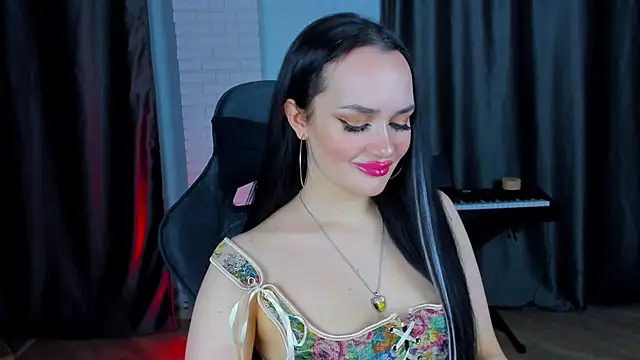 QueenAliss online show from 13, 12, 2024