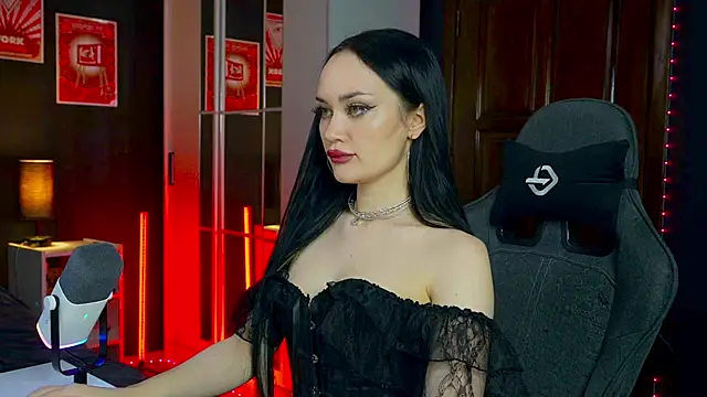 QueenAliss online show from 2, 2, 2026