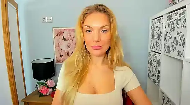 AulloraHoney online show from 2, 12, 2024