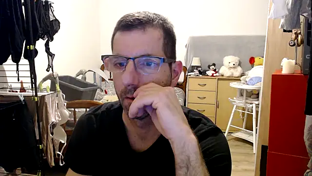 Snapshot of steph19x5 chatting on 1, 1, 2025 steph19x5 online show from 1, 1, 2025