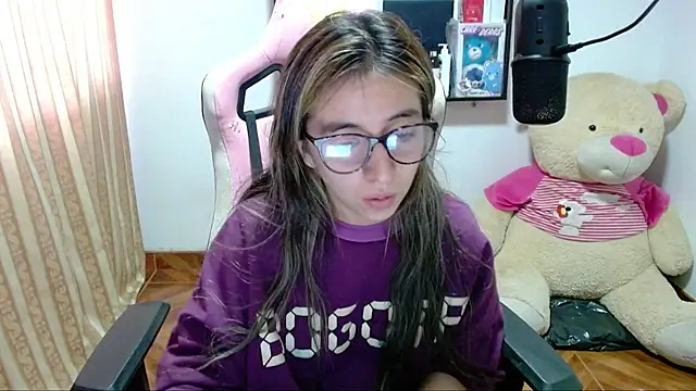 Snapshot of Maggie_Fox3 chatting on 7, 12, 2024 Maggie Fox3 online show from 7, 12, 2024